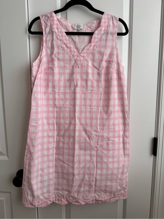 crown & ivy Dresses & Skirts - Crown & Ivy Pink Gingham Scallop Hem Shift Dress | Size 12